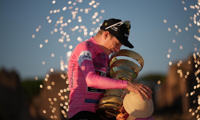Vingegaard: "La vittoria del Giro? Ora io in un'altra dimensione. Il ciclismo non è come la playstation"