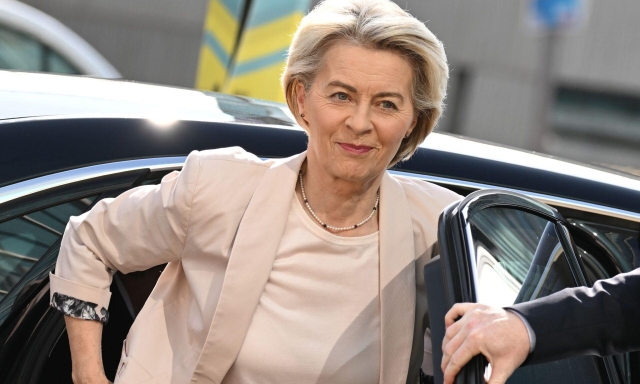 Stop auto benzina dal 2035, al via la proposta di revisione: focus su biocarburanti ed e-fuels