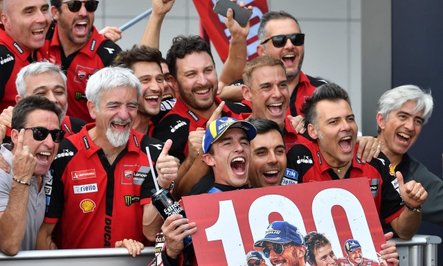 Gomma media, istinto e talento di guida: così Marquez ha sbancato l'Ungheria. Mondiale riaperto?