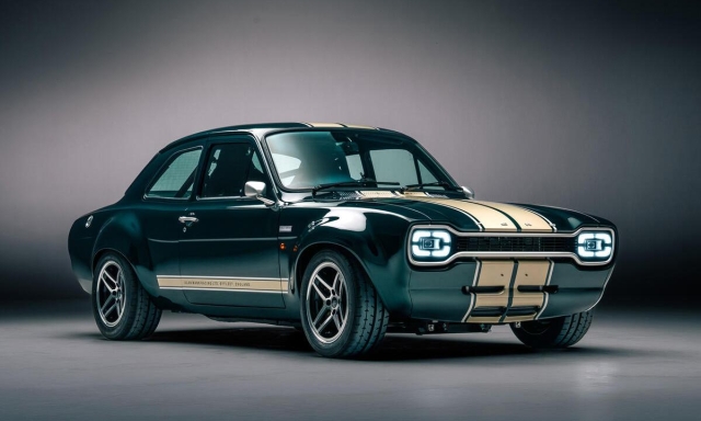 Ford Escort RS, il mito torna e gira a 10.000 giri