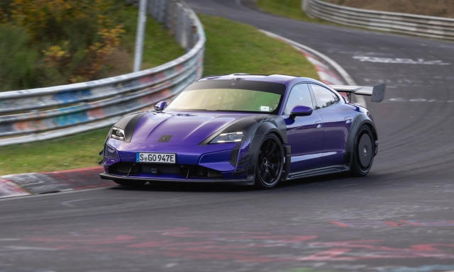La Porsche Taycan Turbo GT Manthey è l'auto elettrica più veloce al Nurburgring