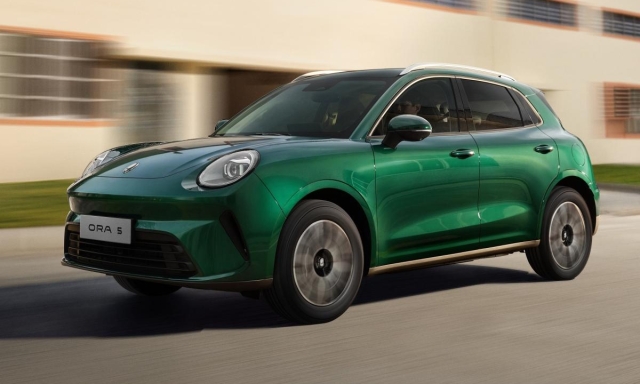Gwm Ora 5 debutta in Italia: prezzi e allestimenti del Suv a benzina, ibrido ed elettrico