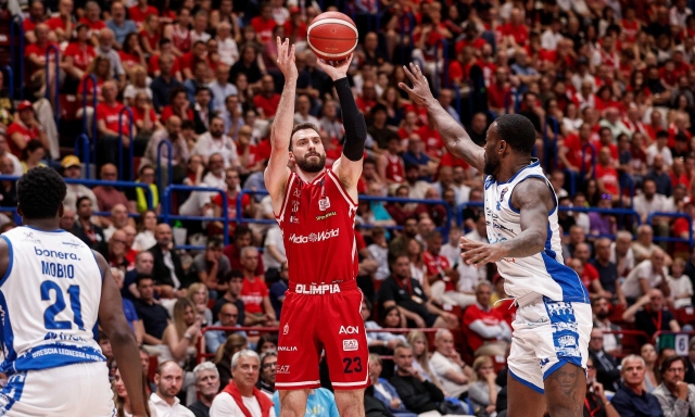 Milano, la finale scudetto inizia alla grande: travolta Venezia 100-80!