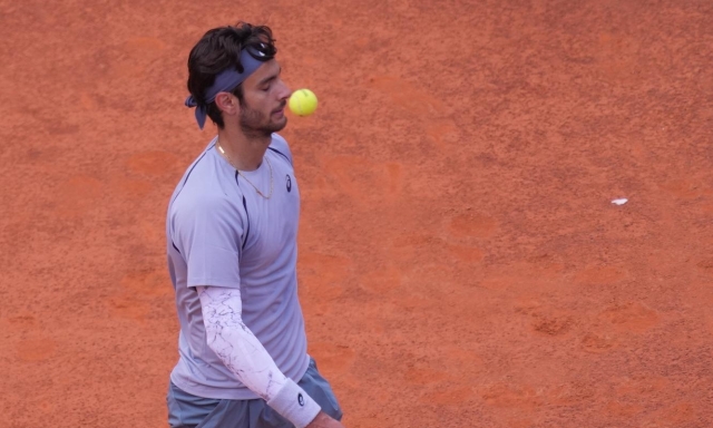 Musetti è ancora ko, forfait a Wimbledon: "Decisione non facile, ma giusta". Berrettini nel main draw