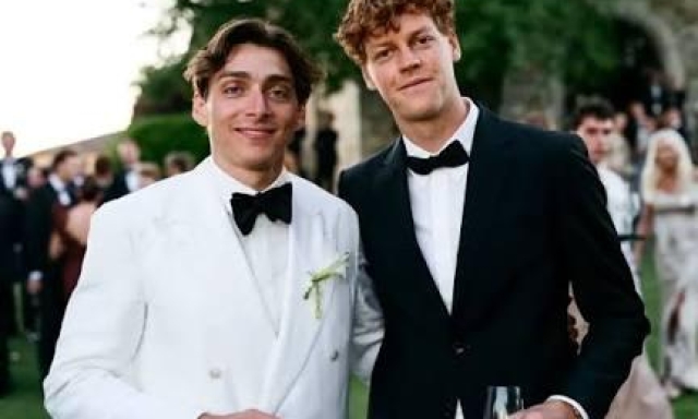 Sinner, iniziata l'operazione Wimbledon: Jannik a Londra dopo aver festeggiato lo sposo... Duplantis