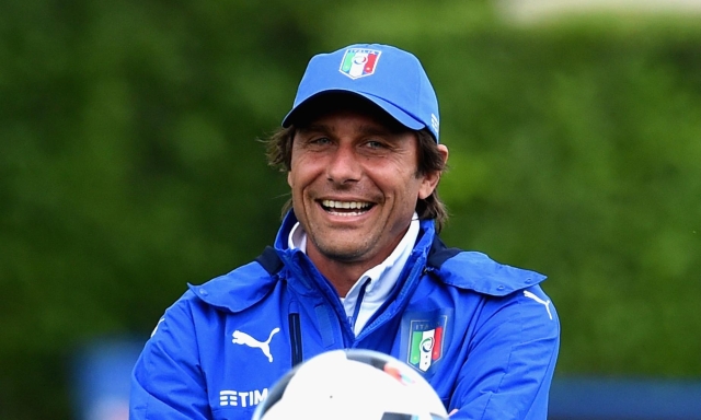 Conte apre all'Italia: è pronto a ridursi l'ingaggio. Il piano di Malagò