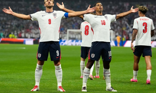 La voce di Kane, gli scherzi, i tifosi che cantano gli Oasis: Inghilterra fenomeno cult in Usa