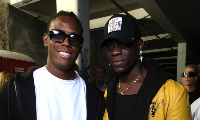 L'Al Ittifaq unisce i fratelli Balotelli: per la prima volta Enock e Mario giocano insieme