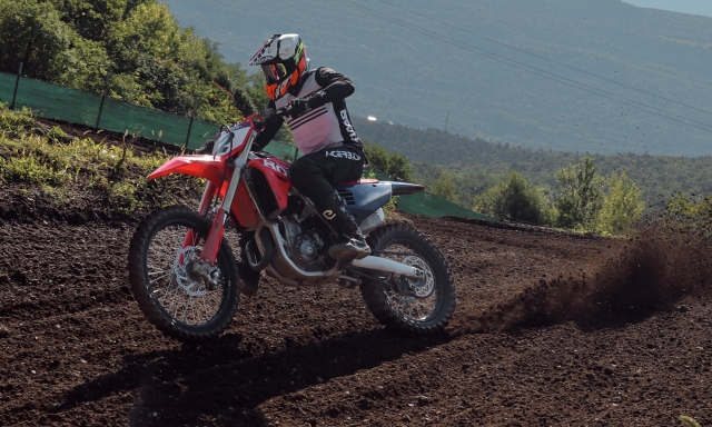 Honda Crf 450R 2027, più leggera e performante: la prova sulla pista di Pietramurata