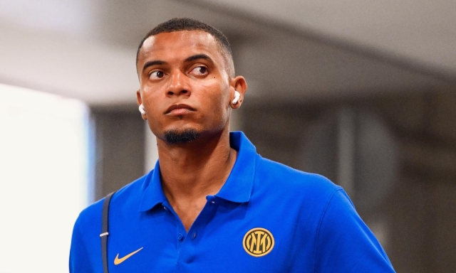 Akanji: “Con Stones siamo tostissimi. Non temiamo nessuno e ora in Champions…”