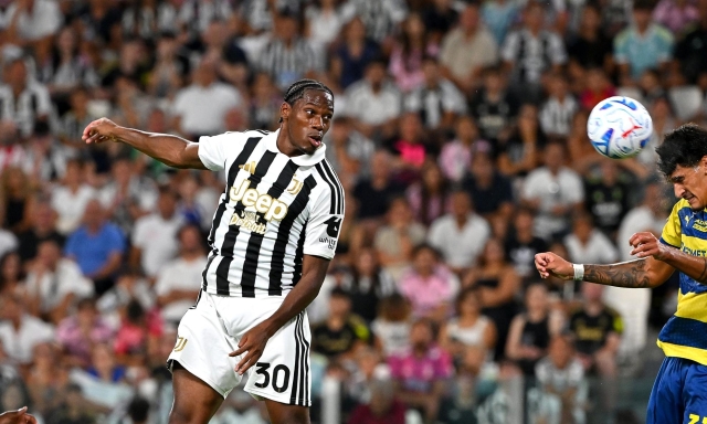 David, che serata: non doveva essere convocato, gioca e fa il pieno di fischi. Poi esce e la Juve segna
