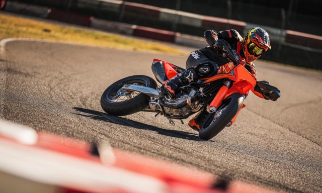Ktm 450 Smr 2027, Dna racing ed elettronica da gara