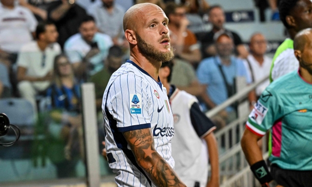 Inter, Dimarco sostituito col Napoli: fastidio al ginocchio per l'esterno