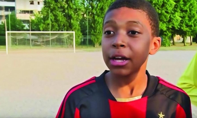 "Se il Milan perdeva lanciava il telecomando e diceva parolacce in italiano": Mbappé, rossonero contro l'Inter