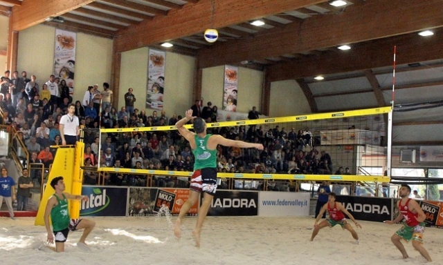 Una partita del campionato italiano di beach volley indoor organizzato dalla Fipav. FEDERVOLLEY