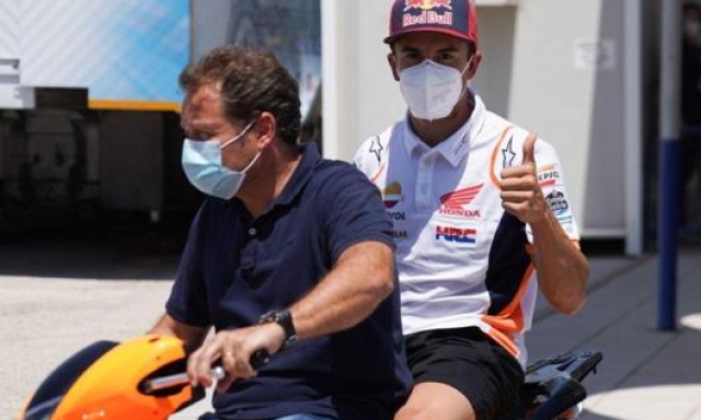 Marc Marquez nei paddock di Jerez