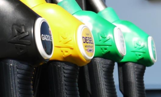 Prezzi benzina e diesel: perché la guerra in Iran può far scattare lo sconto sui carburanti