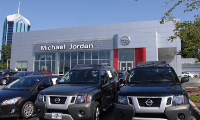 La concessionaria a Durham, North Carolina, aperta da Michael Jordan: vende modelli Nissan