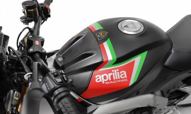 Nuovi inserti in fibra di carbonio e grafiche replica MotoGP