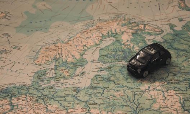 È possibile noleggiare un’auto per andare all’estero ma ci sono dei limiti