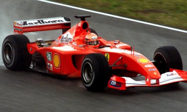 Schumacher sulla F2001 in un test sul circuito toscano. Ansa