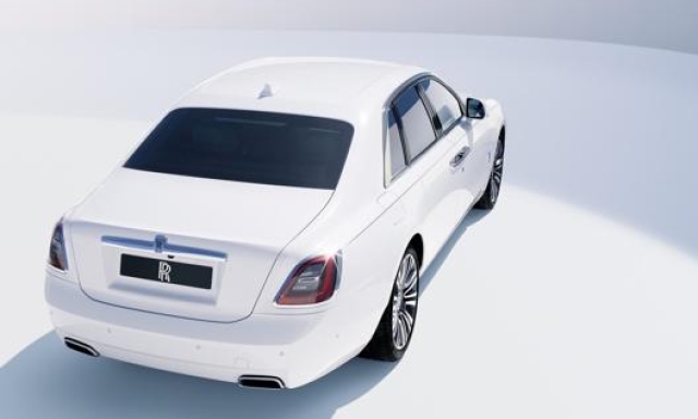 La Rolls-Royce Ghost 2021 è stata rinnovata nell’estetica e nei contenuti