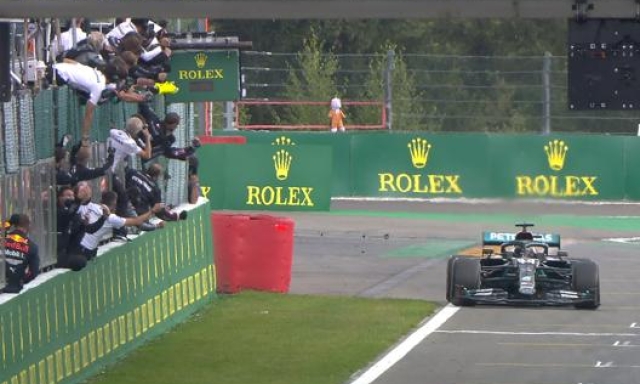 Lewis Hamilton taglia vittorioso il traguardo di Spa: vittoria numero 89 in carriera