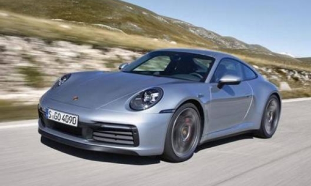La Porsche 911 è il modello più venduto del segmento F con 920 unità.