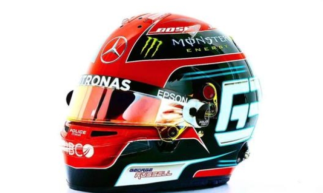Il casco utilizzato da Russell per il GP Sakhir, esordio con la Mercedes