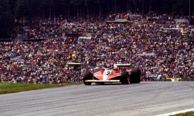 Gilles Villeneuve sulla ferrari nel 1978