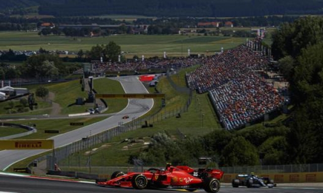 Un momento del GP Austria del 2019, vinto da Verstappen davanti a Leclerc. Epa