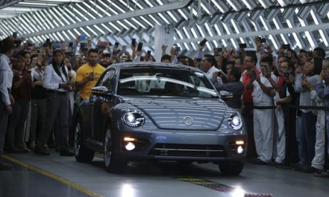 Nella fabbrica Volkswagen di Puebla è stato prodotto fino al 2019 il Maggiolino. Ap