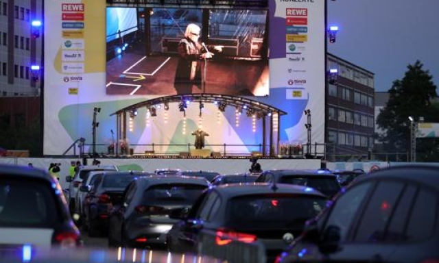 Un concerto in un drive-in di Bonn in Germania