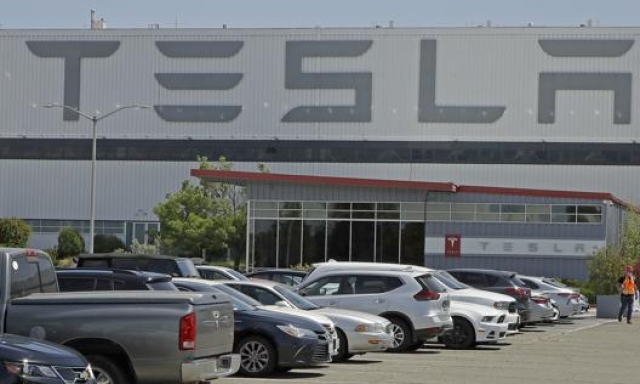 L’impianto Tesla di Fremont in California. LaPresse