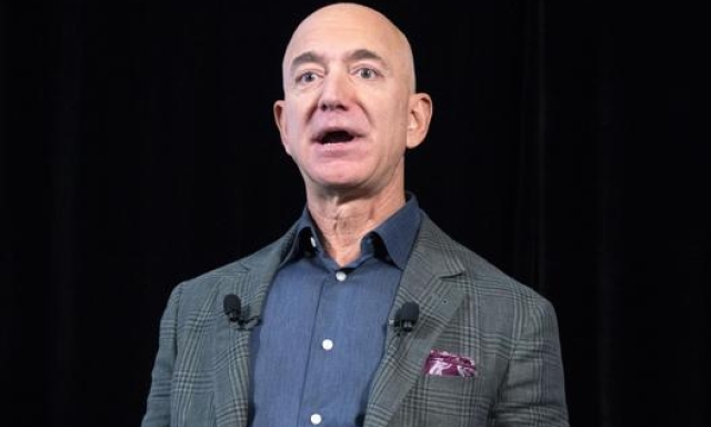 Jeff Bezos, 57 anni, l’uomo più ricco del mondo. Epa