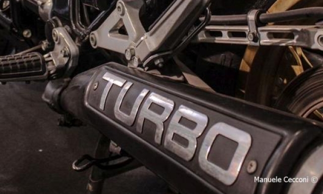 Negli anni Ottanta la strada della sovralimentazione con turbocompressore fu esplorata anche sulle moto