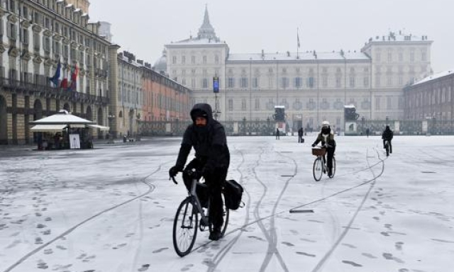 Neve e ghiaccio sono una minaccia per la mobilità su due ruote