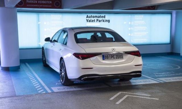 Per la fase di avvio sono due gli spazi di parcheggio previsti per l’Automated Valet Parking