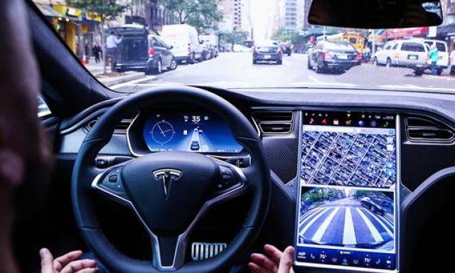 L’Autopiloit è il sistema di guida automatizzata di Tesla