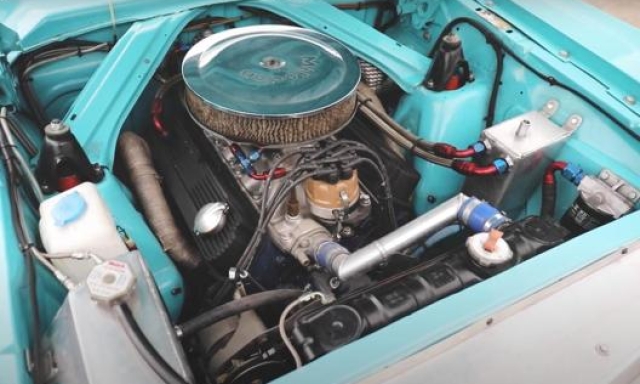 Anche il motore V8 della Falcon è stato ricostruito recentemente dal rinomato specialista locale, Steve Warrior