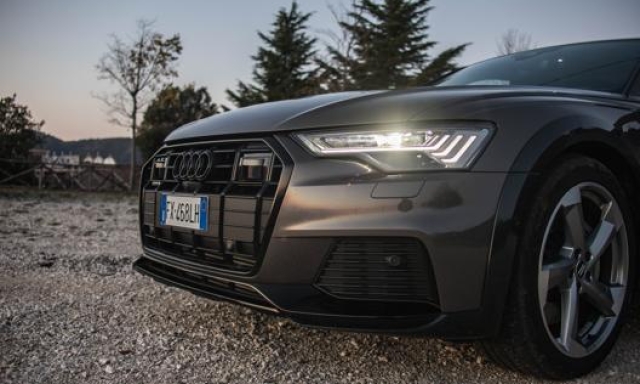 La firma luminosa di Audi A6 Allroad