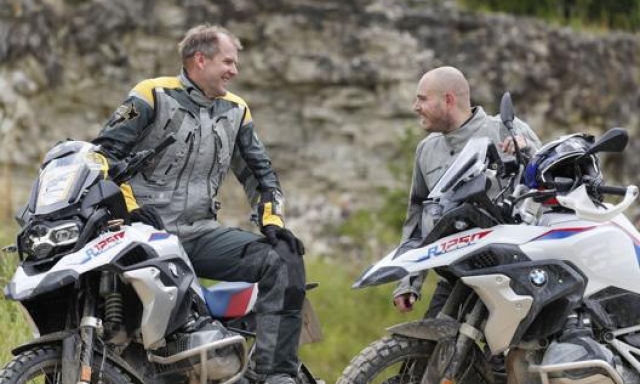 Christoph Lischka, sulla sinistra, è dal 2019 Capo dello Sviluppo di Bmw Motorrad
