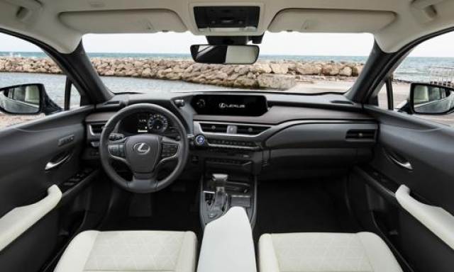 Gli interni del nuovo Lexus Ux Hybrid