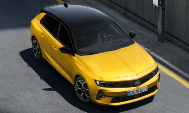 Look accattivante e giovanile per la nuova Opel Astra