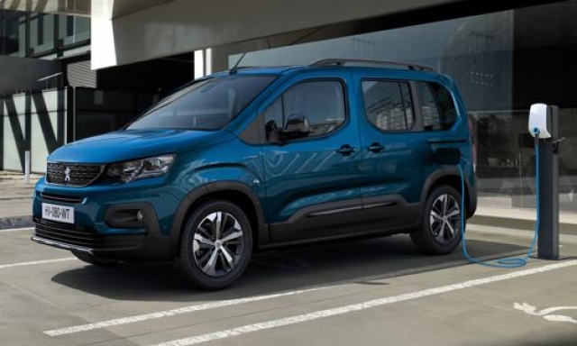 Peugeot e-Rifter apre la gamma delle monovolume elettriche prodotte dal marchio francese