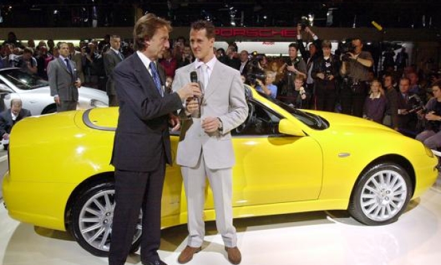 Montezemolo e Michael Schumacher davanti alla Maserati Spider