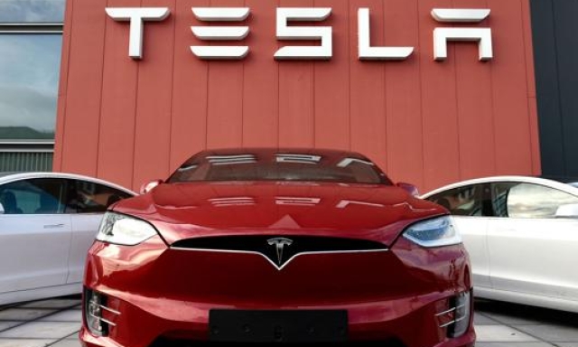Tesla produce solo veicoli elettrici