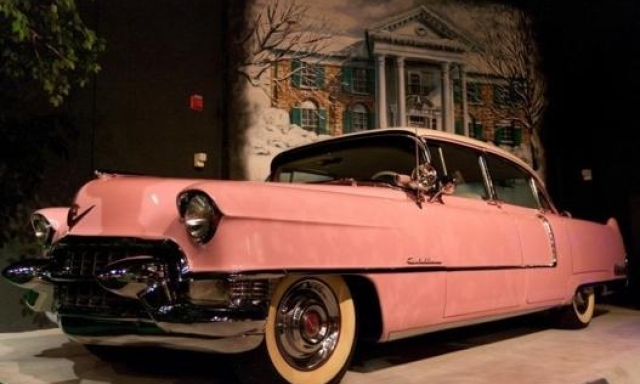 Nella collezione di Presley c'era anche una Pink Cadillac