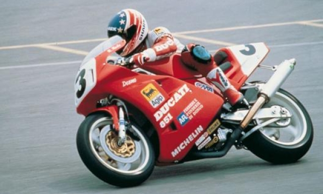 La Ducati 851 vinse il Mondiale Superbike nel 1990 con il francese Raymond Roche
