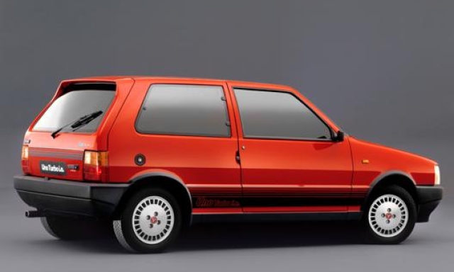 La Fiat Uno Turbo vantava 105 Cv ed un peso limitato a soli 845 kg